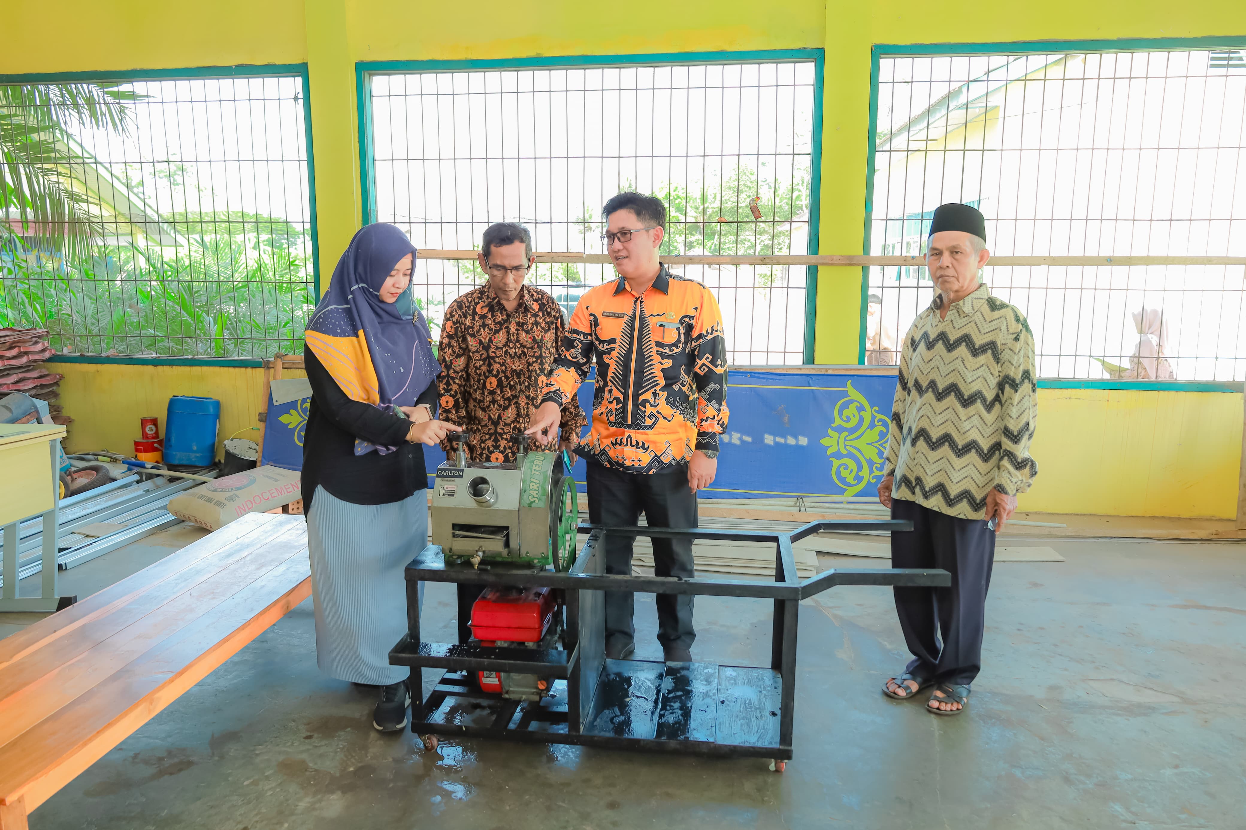 SOSIALISASI PROGRAM BANTUAN PEMERINTAH PENGEMBANGAN PROJEK KREATIF DAN KEWIRAUSAHAAN SMKN 1 NEGARA BATIN TAHUN 2024