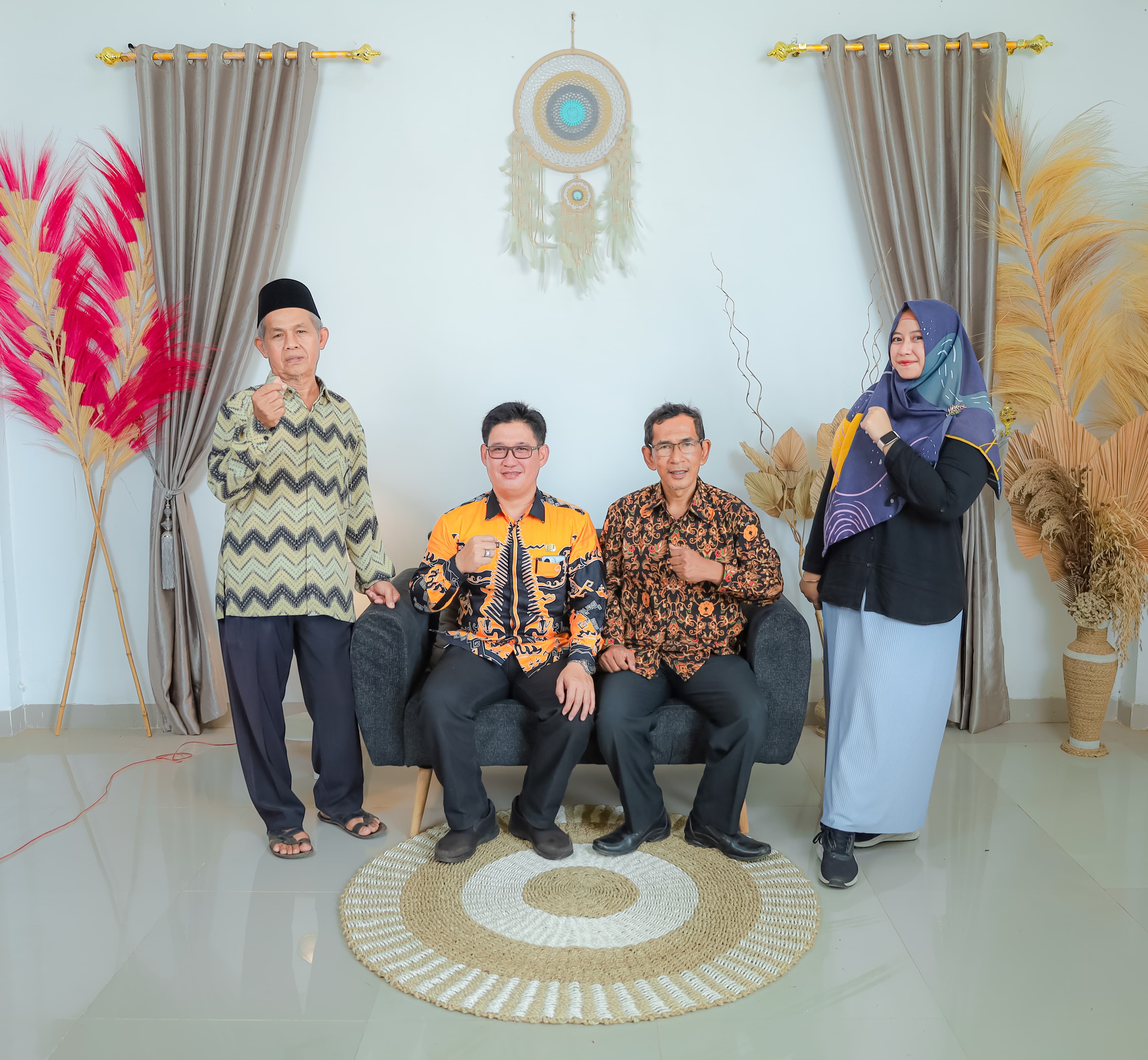 SOSIALISASI PROGRAM BANTUAN PEMERINTAH PENGEMBANGAN PROJEK KREATIF DAN KEWIRAUSAHAAN SMKN 1 NEGARA BATIN TAHUN 2024 SOSIALISASI PROGRAM BANTUAN PEMERINTAH PENGEMBANGAN PROJEK KREATIF DAN KEWIRAUSAHAAN SMKN 1 NEGARA BATIN TAHUN 2024